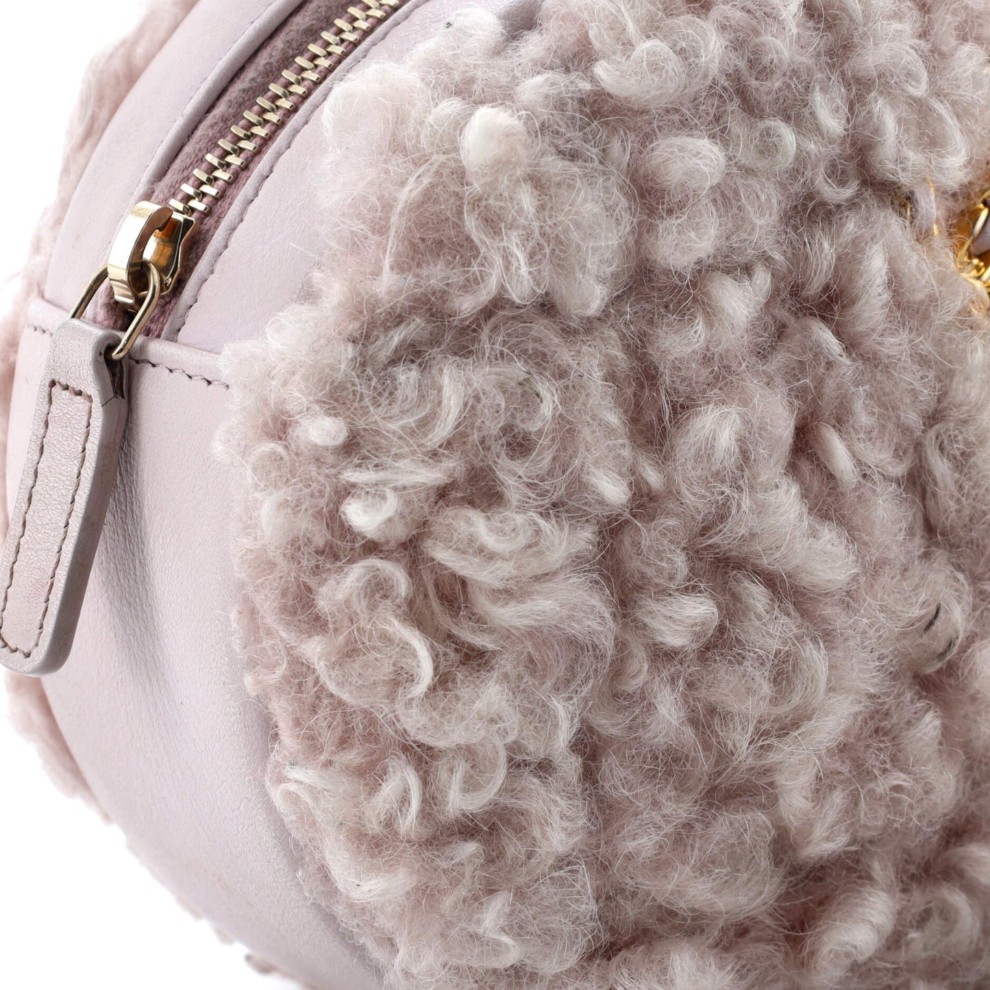 19 Round Clutch with Chain Quilted Shearling