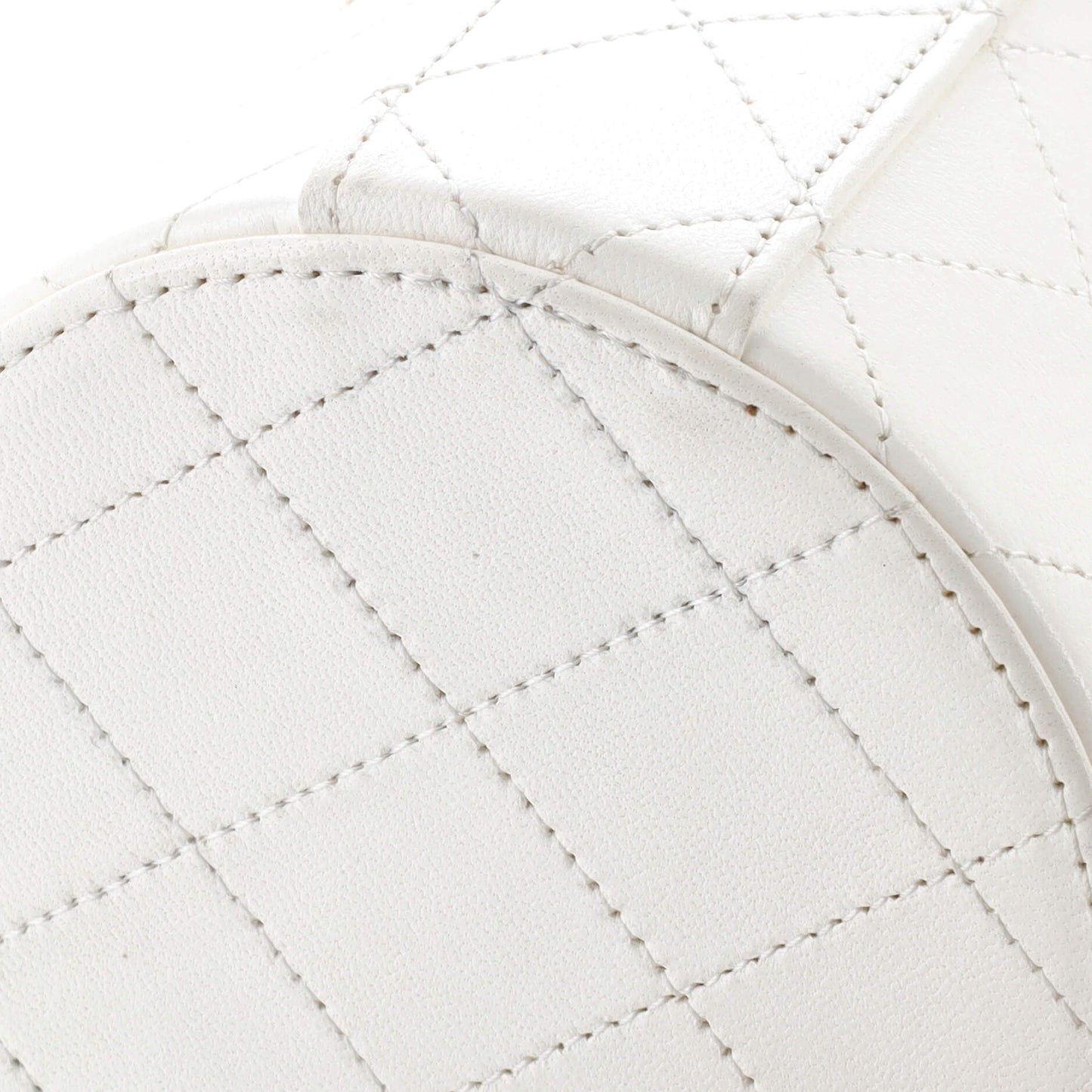 CC Round Vanity Case with Chain Quilted Lambskin Mini
