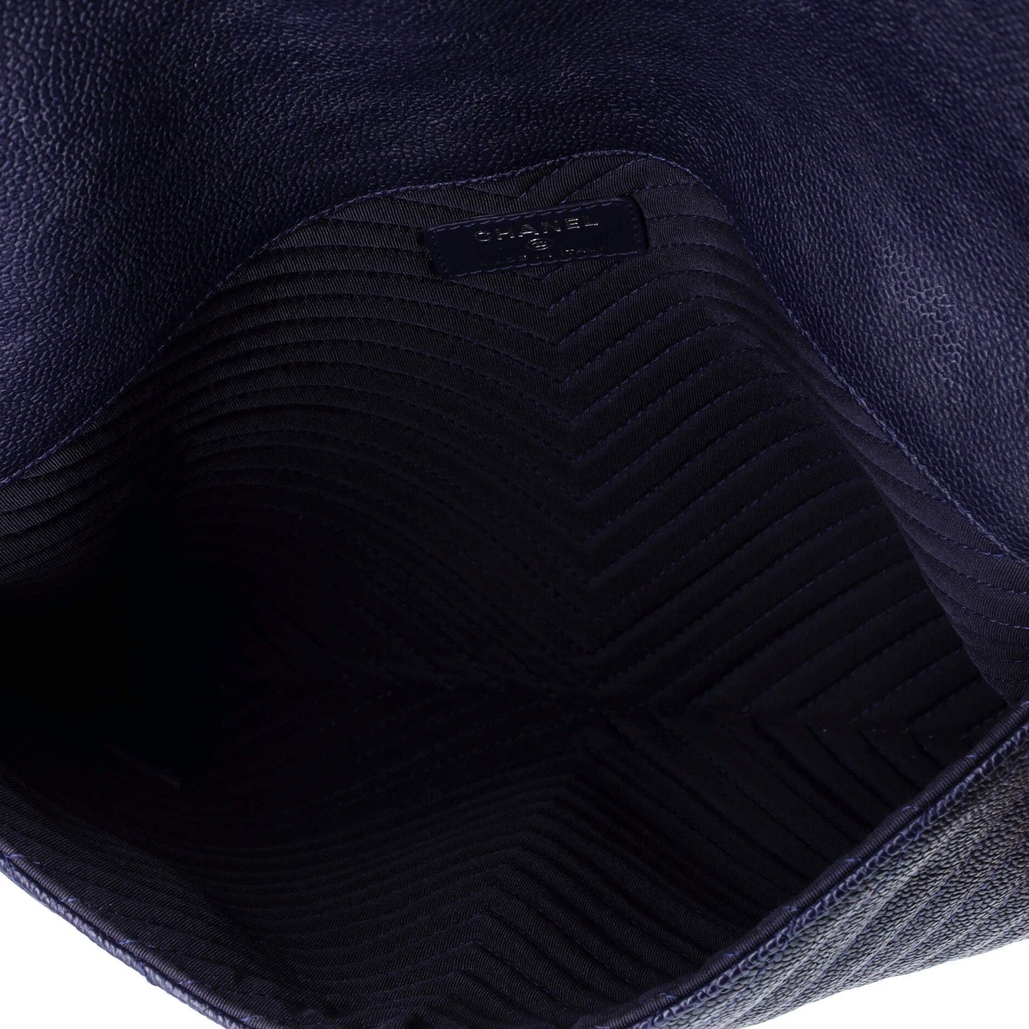 Statement Pouch Chevron Caviar Large