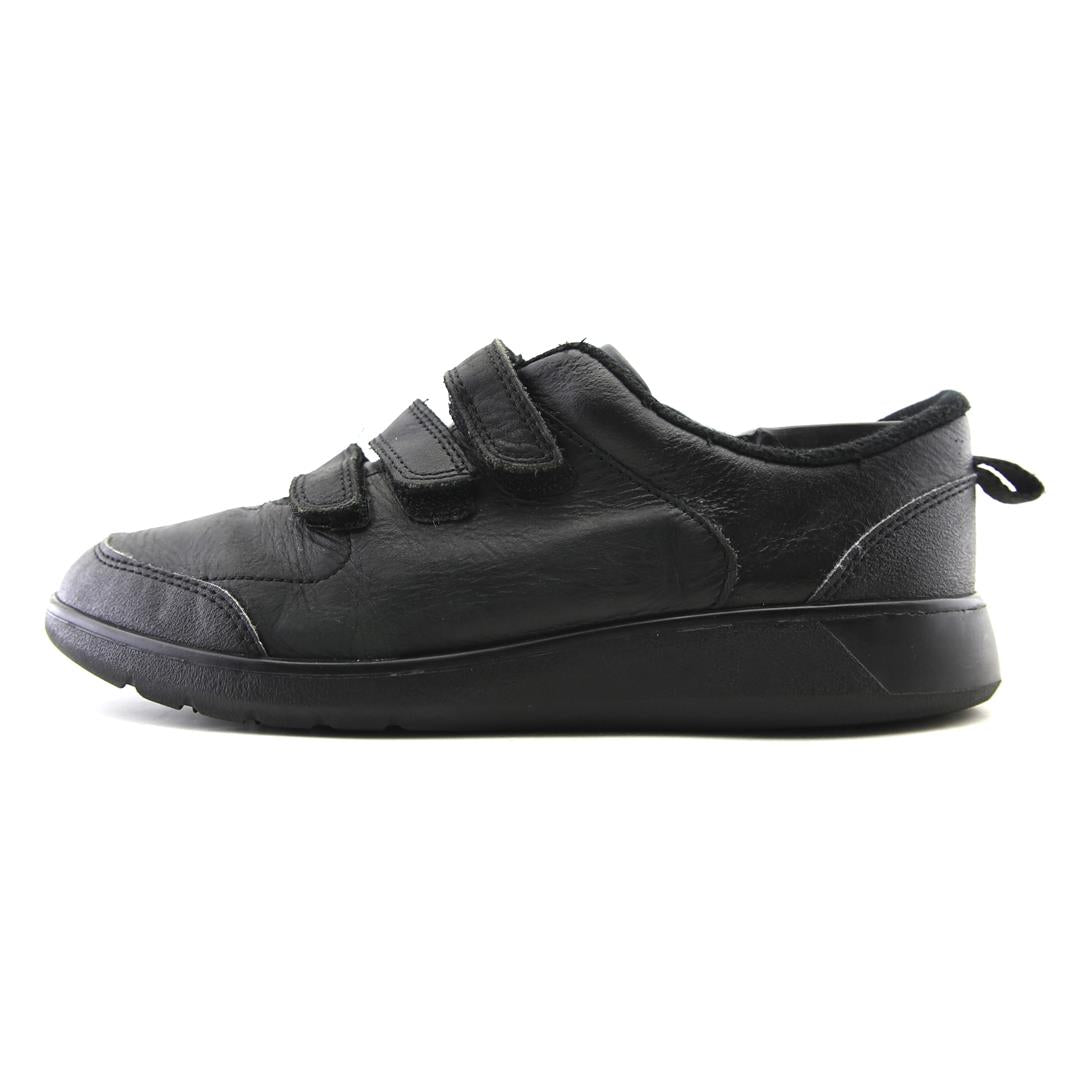 CLARKS .