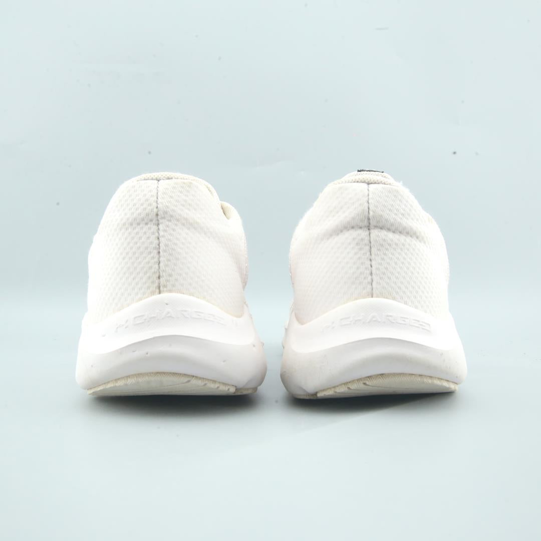 UNDER ARMOUR  CHARGED PURSUIT 3