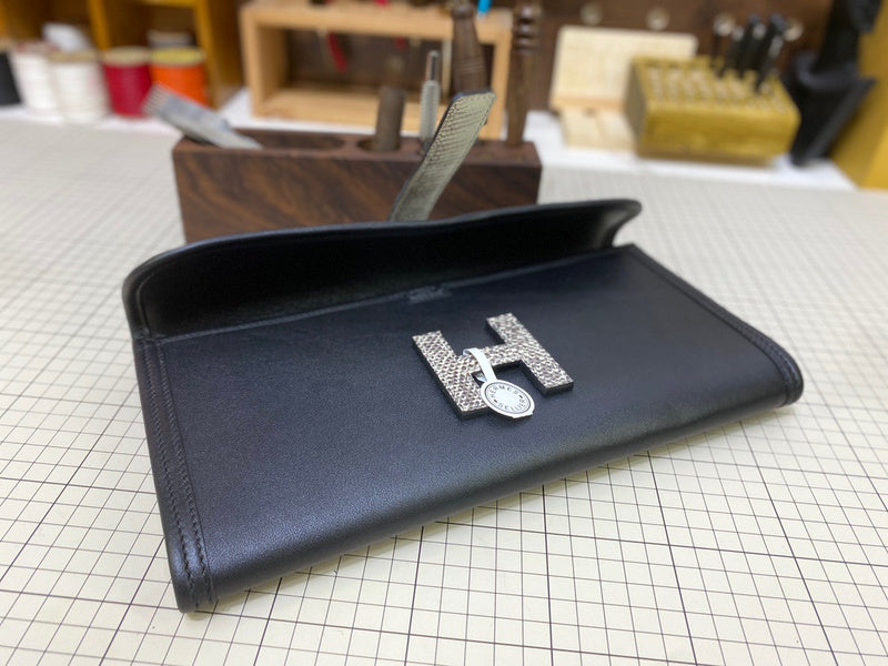Amelia - HMS Bags - 1738