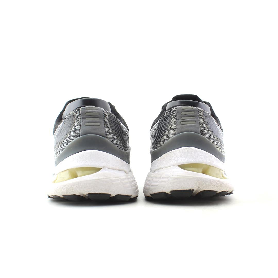 ASICS GEL KAYANO 28