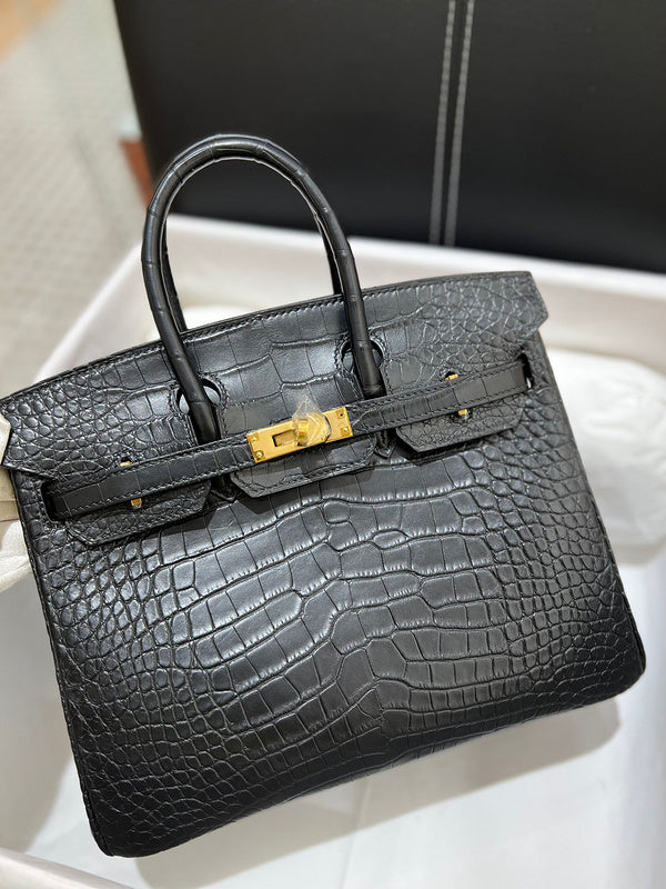 Amelia - HMS Bags - 1722