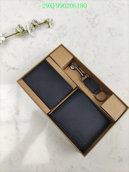 Amelia - CAH Wallet - 007