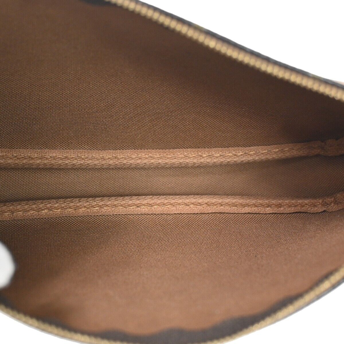 Louis Vuitton Pochette accessoires Clutch Bag