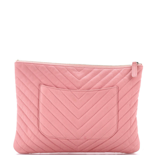 O Case Clutch Chevron Caviar Medium