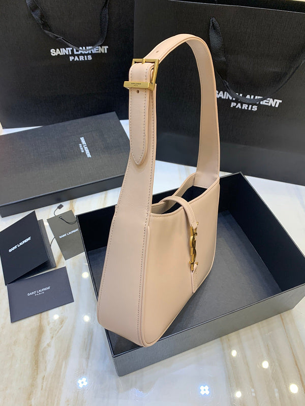 Amelia - YSL Bag - 2384
