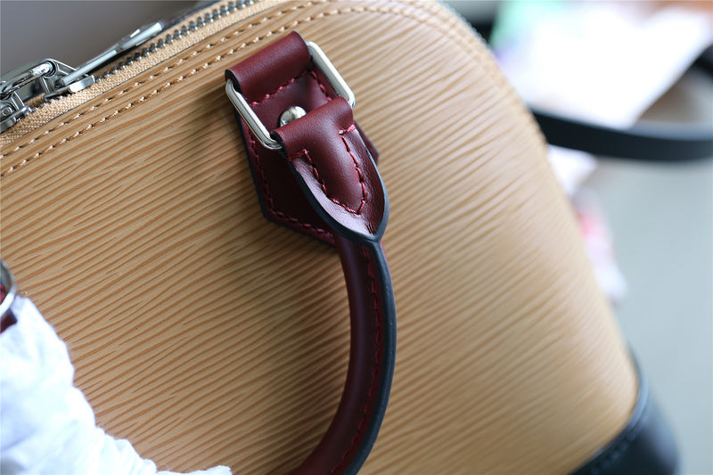 Fan Fashion Lu-Vi bags - 8263