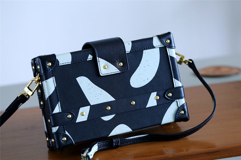 Fan Fashion Lu-Vi bags - 8207