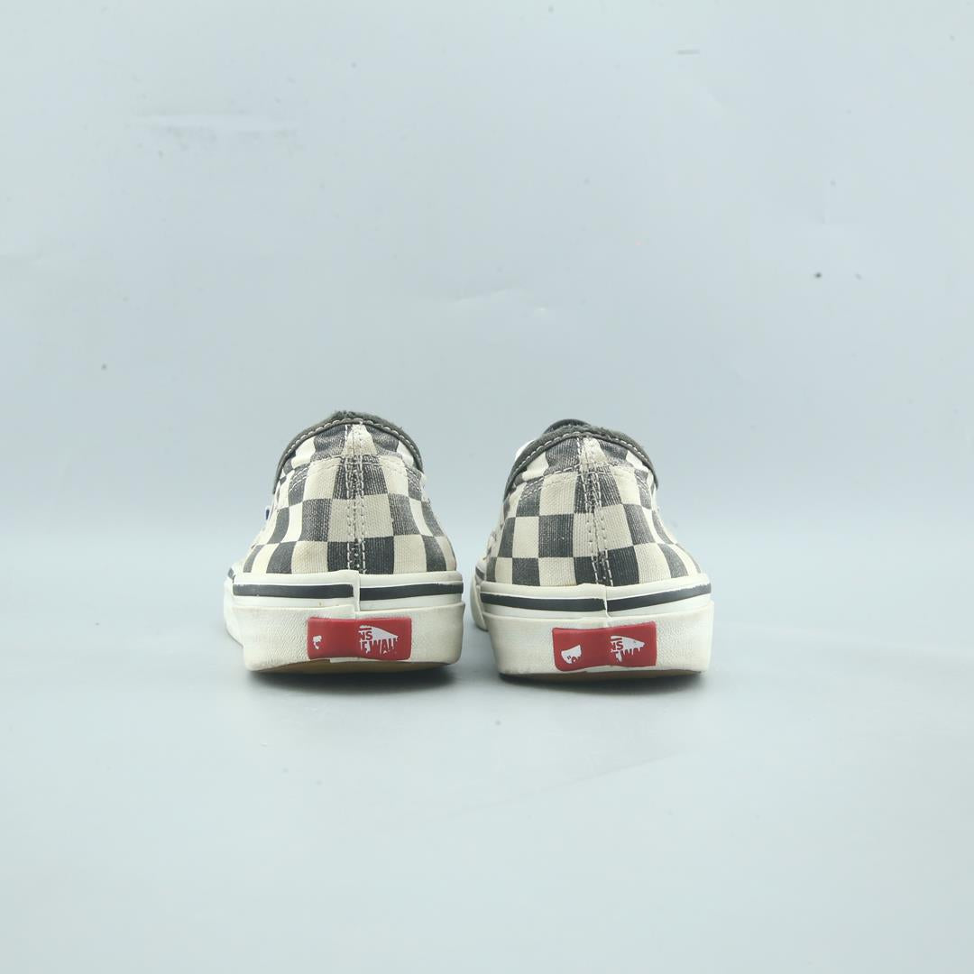VANS AUTHENTIC