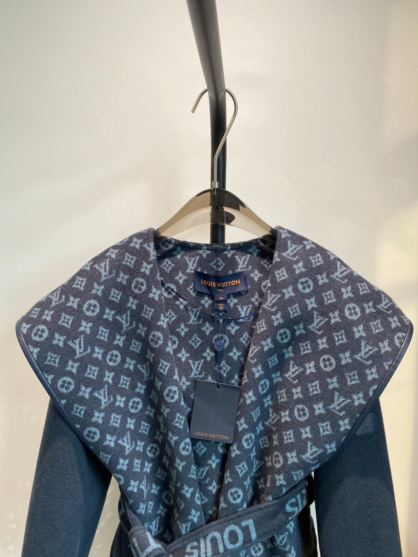 Luxury Louis Vuitton  Wrap Coat 039
