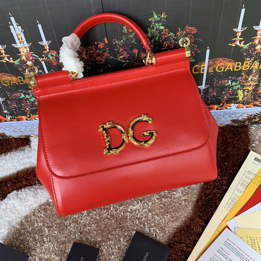 DG Medium DG Handbag In Dauphine Red For Women 10.2in/26AmeliaDG