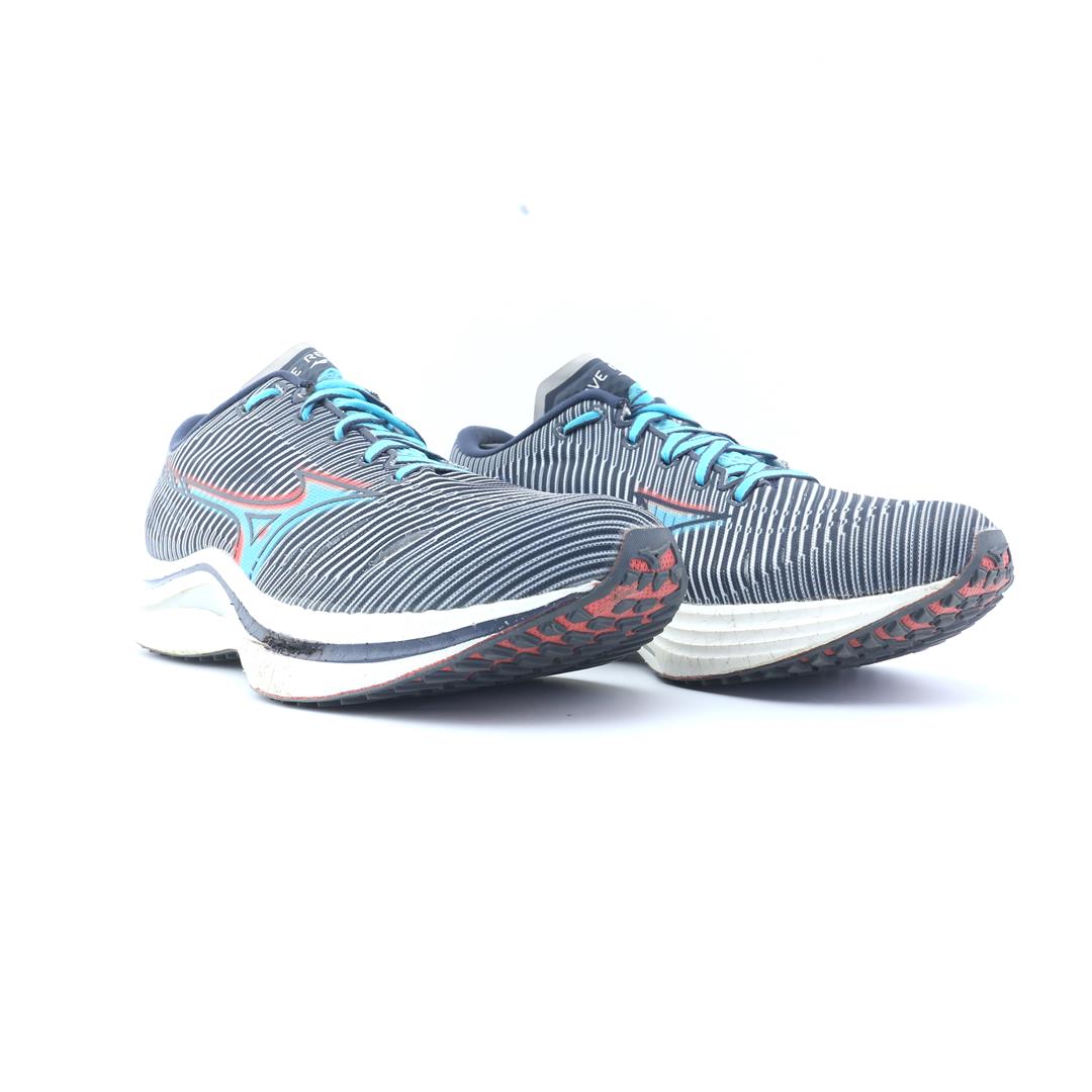 MIZUNO WAVE REBELLION
