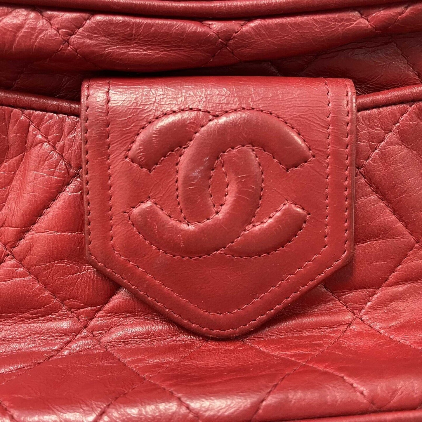 CHANEL   CC Red Lambskin Gold Chain Tassel Camera Bag Crossbody