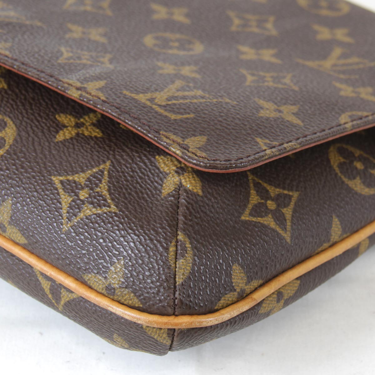 Louis Vuitton M tte Tango Short Shoulder Bag