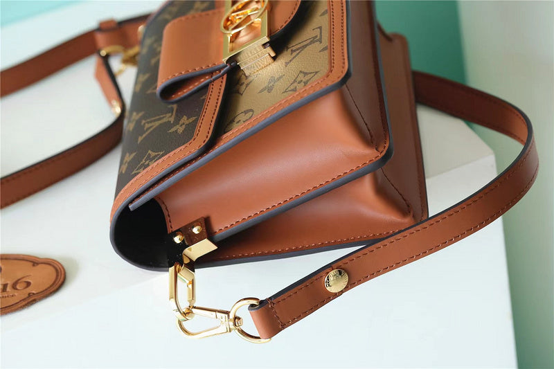 Fan Fashion Lu-Vi bags - 8138