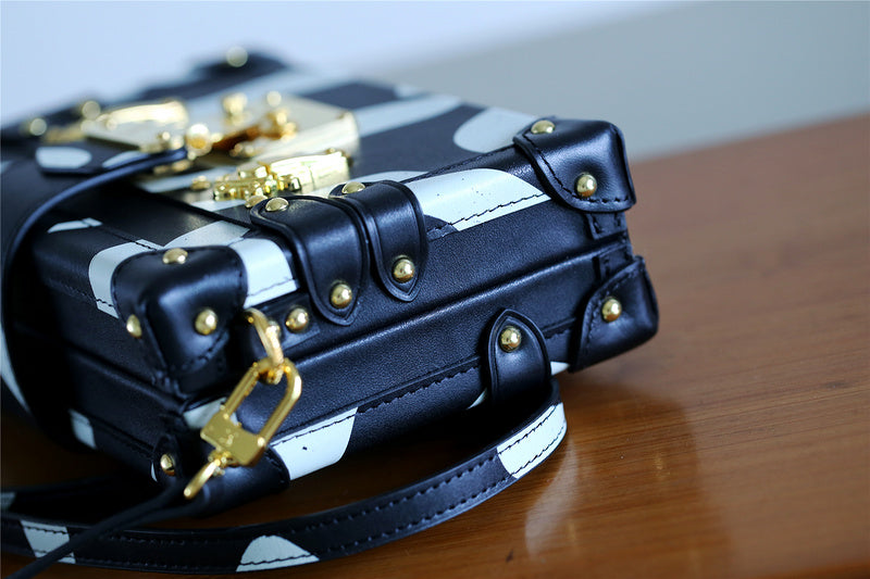 Fan Fashion Lu-Vi bags - 8207