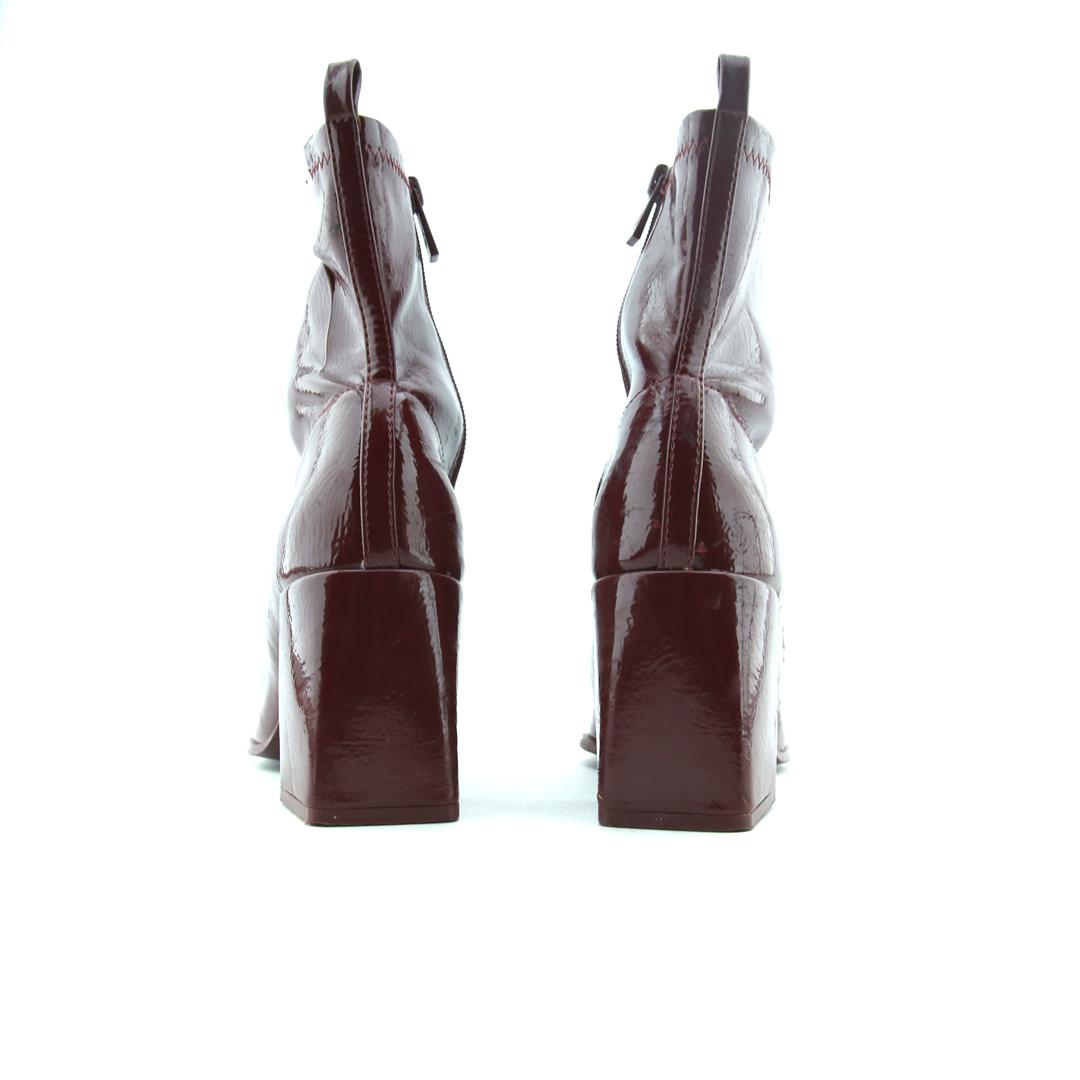 STRADIVARIUS .