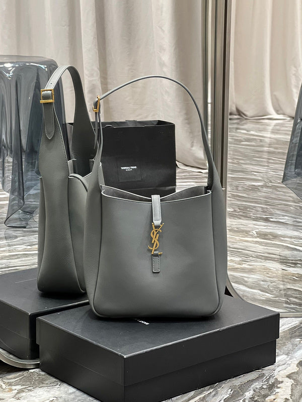 Amelia - YSL Bag - 2487