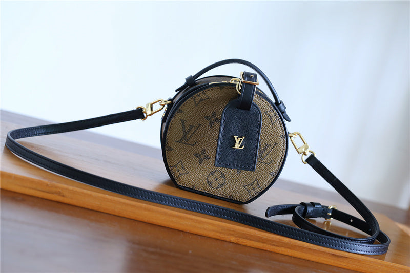 Fan Fashion Lu-Vi bags - 8326