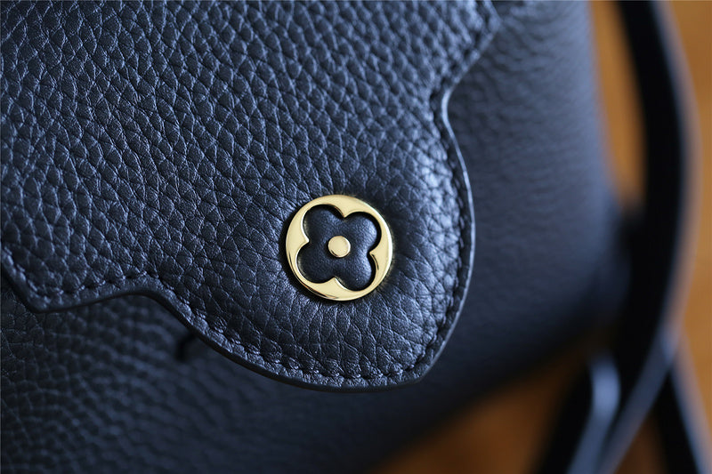 Fan Fashion Lu-Vi bags - 8353