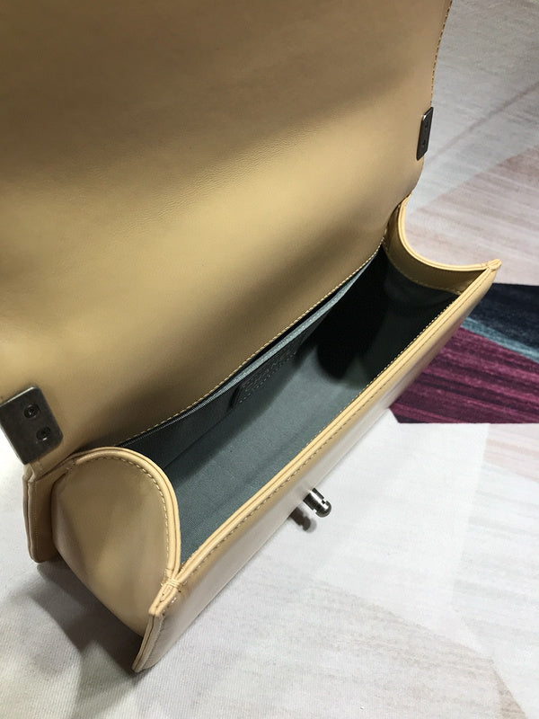 Wellow Bags - Chanel - Bags  - 370
