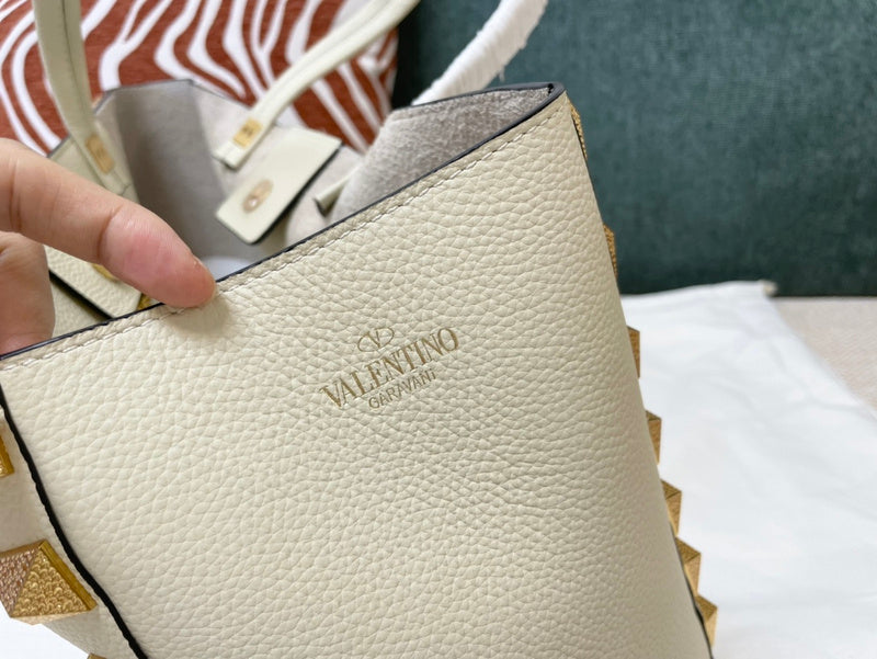 VAL LUXURY BAGS - FOR FASHION LOVERS  AFFORDABLE LUXURY BAGS- 1520