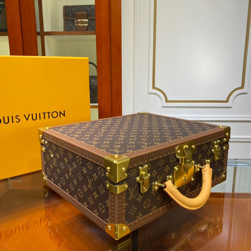 Fan Fashion Lu-Vi bags - 9501