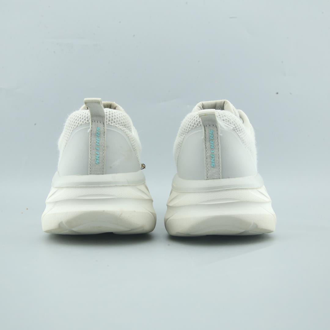 SKECHERS D'LUX ULTRA