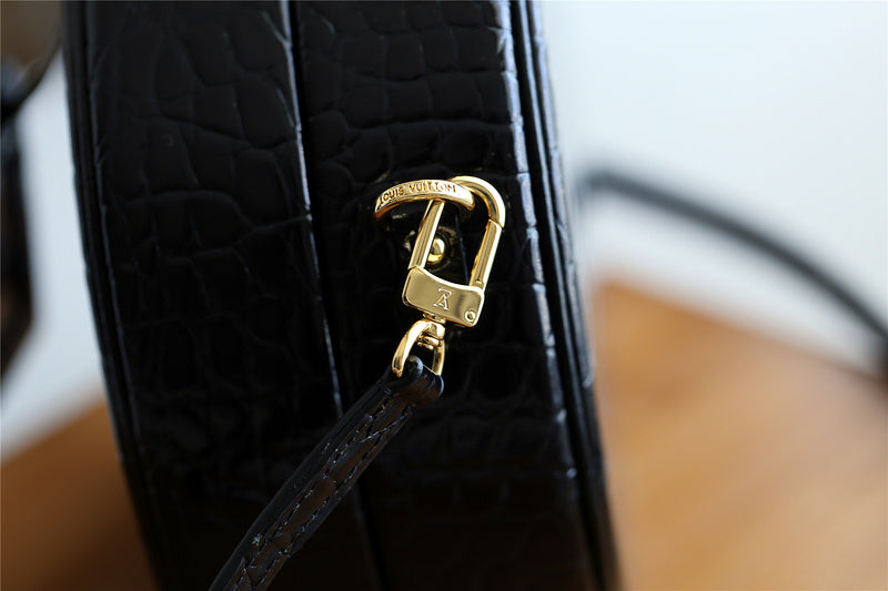 Fan Fashion Lu-Vi bags - 8325