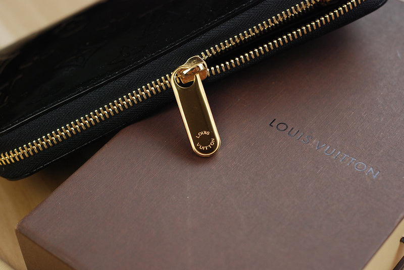 Fan Fashion Lu-Vi bags - 9408