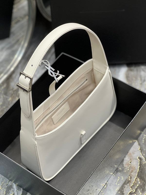 Amelia - YSL Bag - 2485