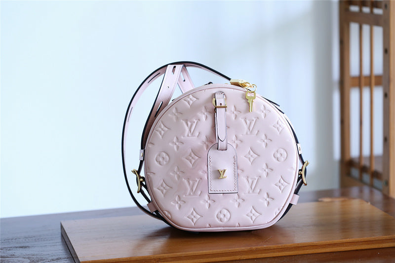 Fan Fashion Lu-Vi bags - 8332