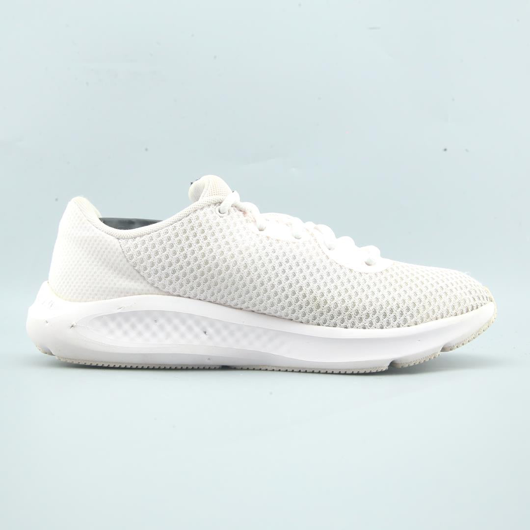UNDER ARMOUR  CHARGED PURSUIT 3