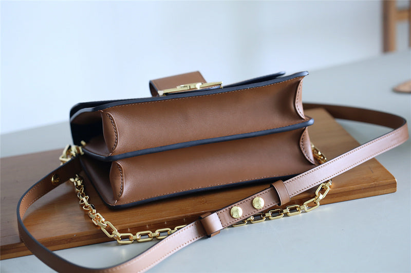 Fan Fashion Lu-Vi bags - 8141