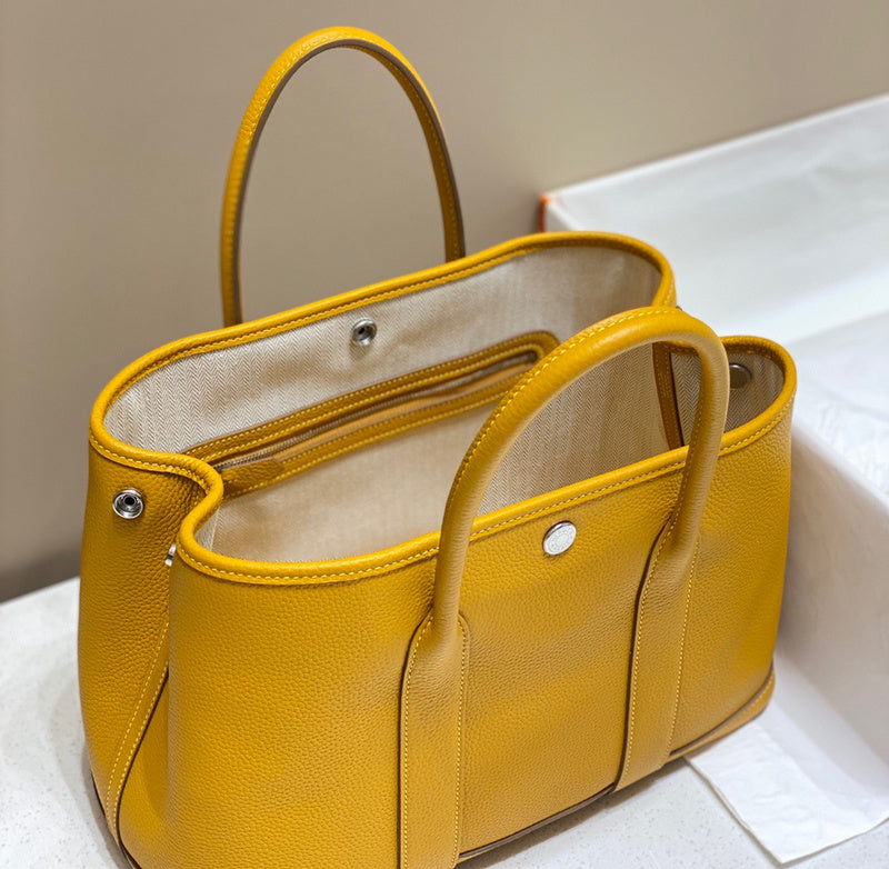 Amelia - HMS Bags - 1751