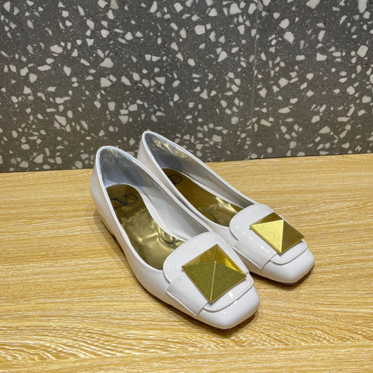 VAL -  Garavani One Stud Patent Ballet Flats White For Women