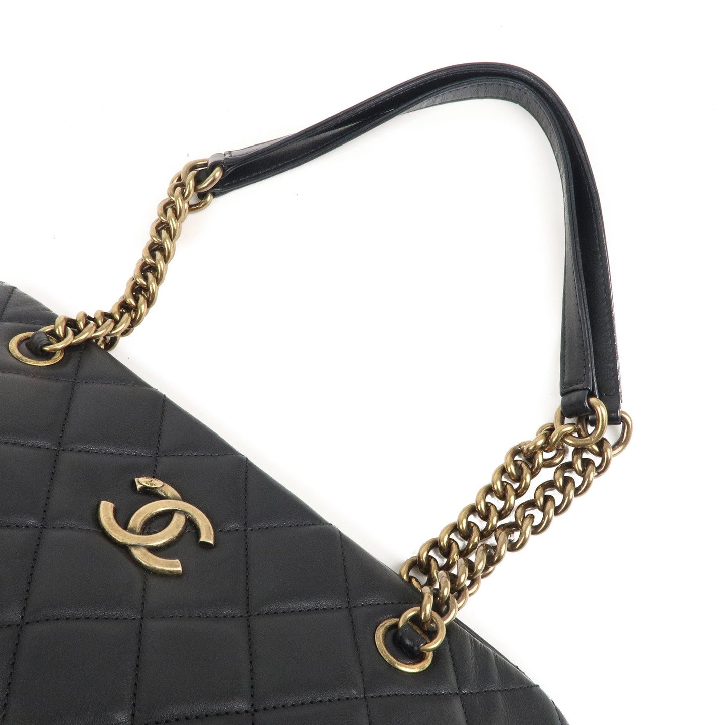 CHANEL Matelasse Lamb Skin Chain Shoulder Bag Black   Gold