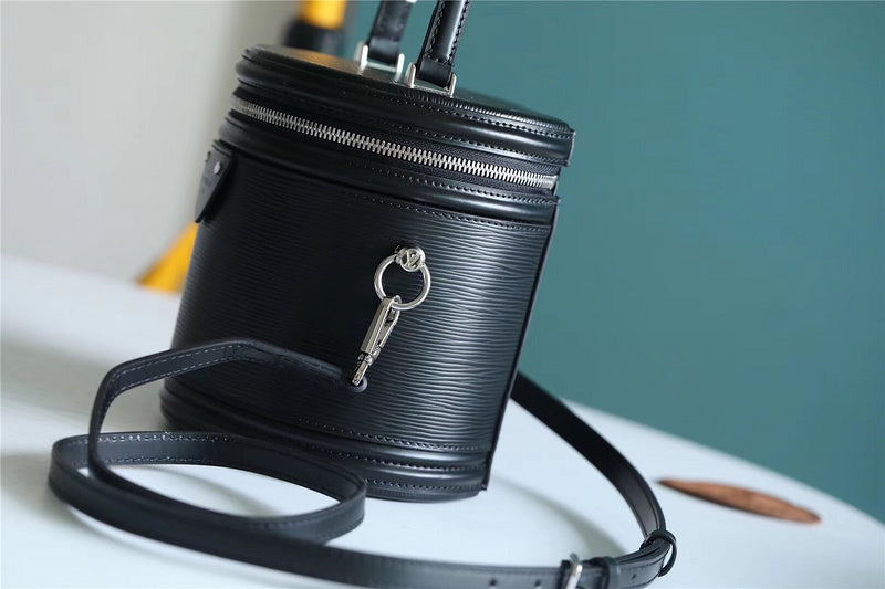 Fan Fashion Lu-Vi bags - 8618