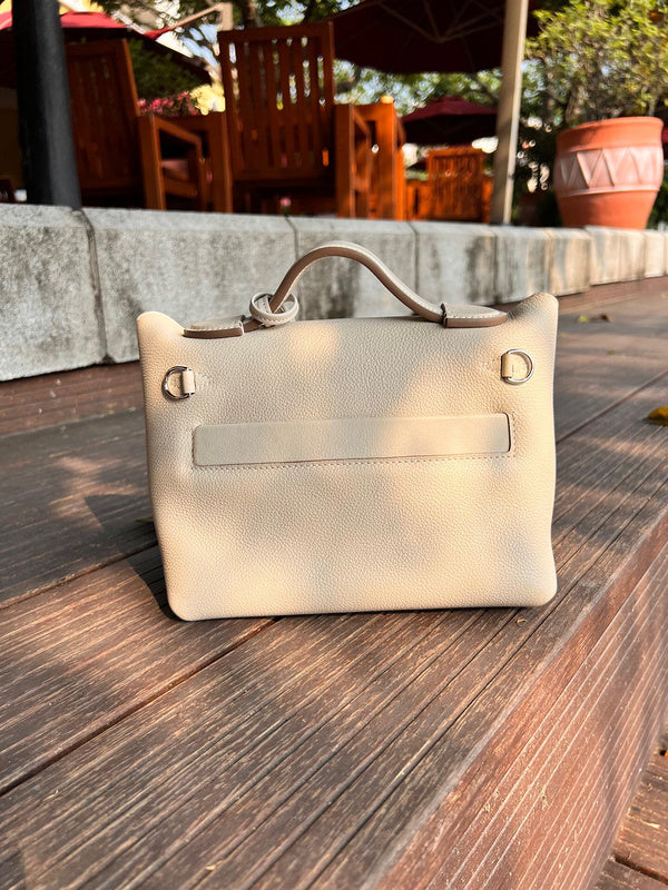 Amelia - HMS Bags - 1757