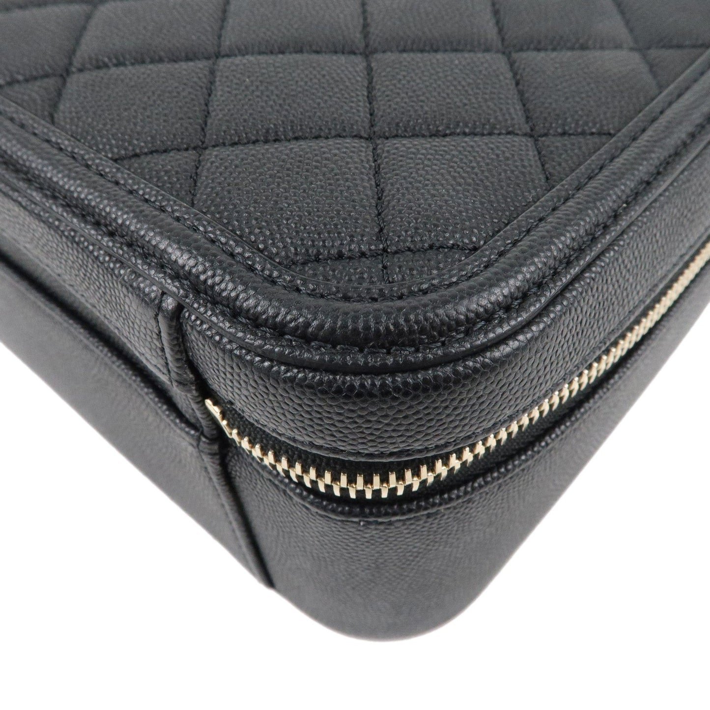 CHANEL CC Filigree Matelasse Caviar Skin Shoulder Bag Black A93344