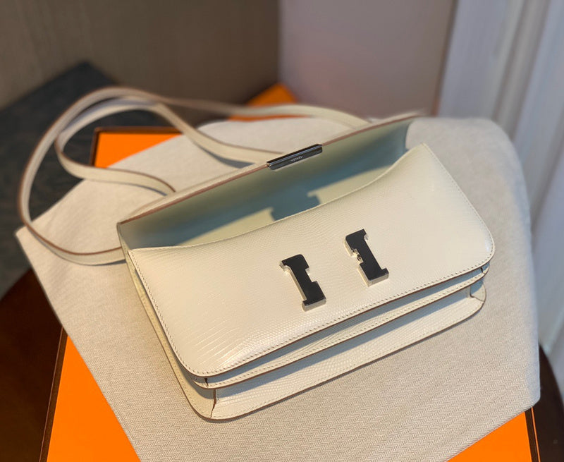 Amelia - HMS Bags - 1746
