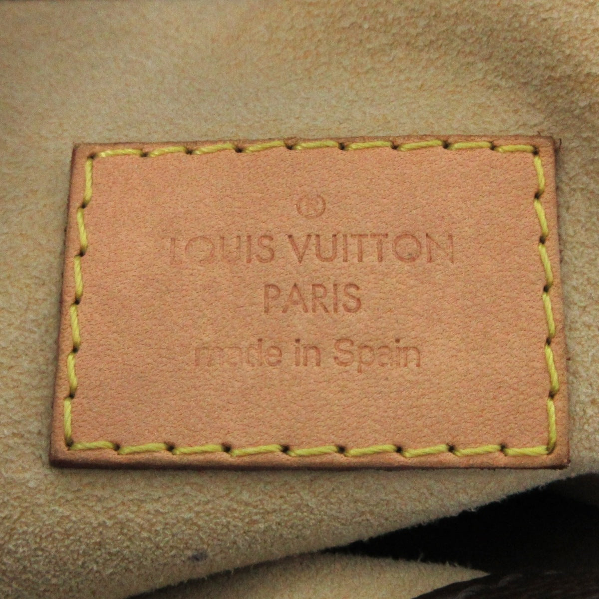 Louis Vuitton Artsy GM Monogram Canvas Handbag