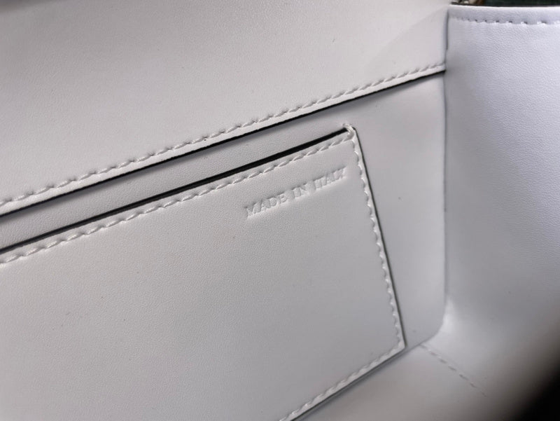 Amelia's Bag Gallery - VEL Bags - 816