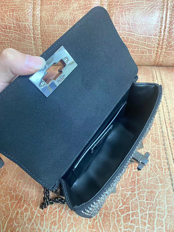 Amelia's Bag Gallery - VEL Bags - 300