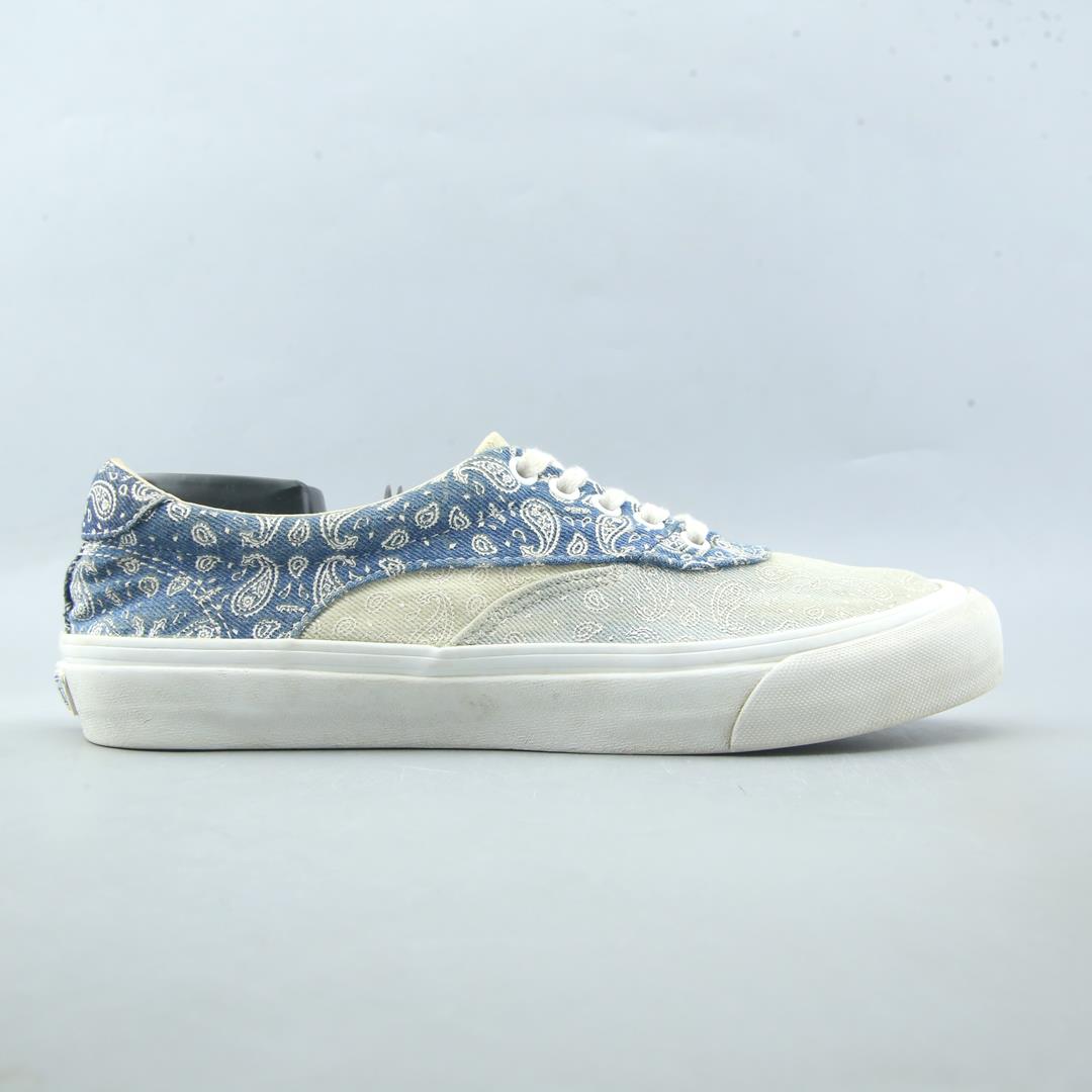 VANS OFF THE WALL