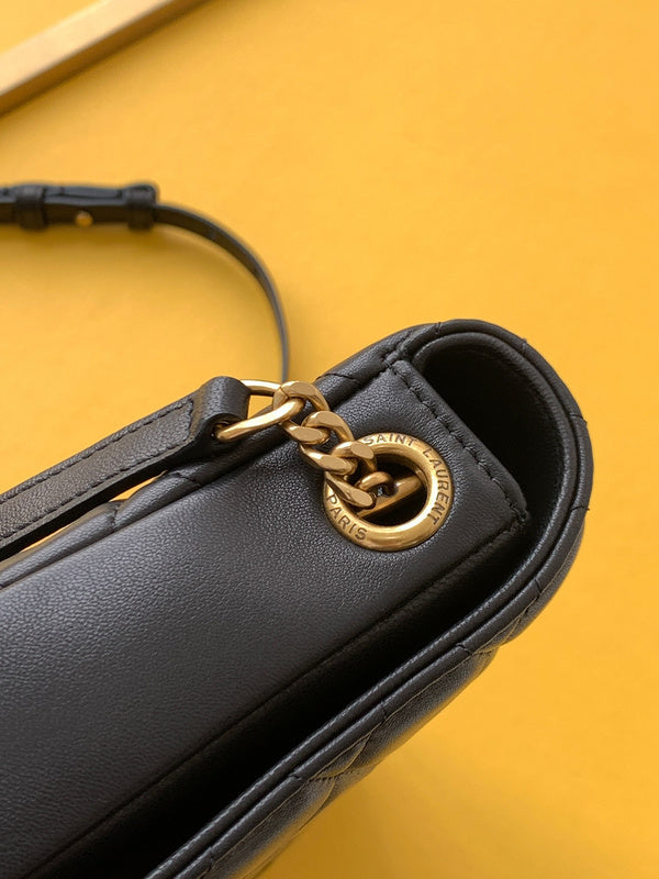 Amelia - YSL Bag - 4171