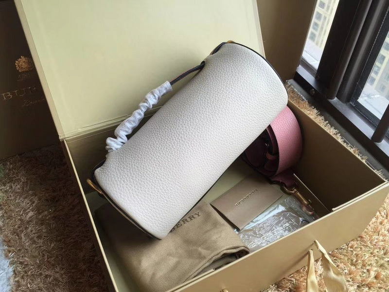 Burberry Bags - Bagsattire   459