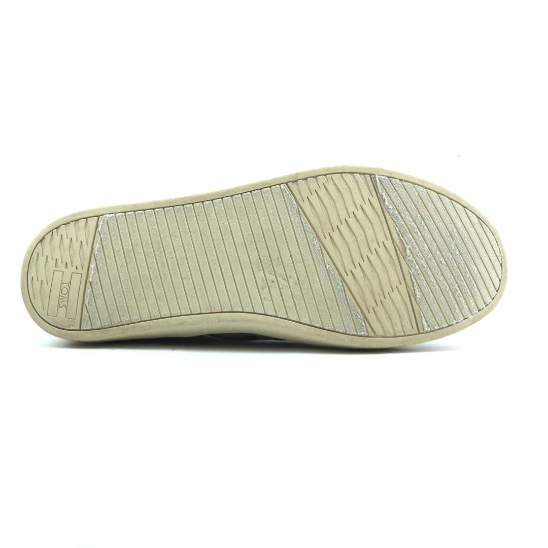 TOMS  PASEO